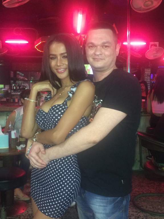 � 8 �����!